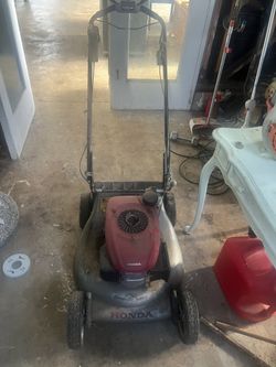 (TRADE) X2 Honda Lawn Mowers 