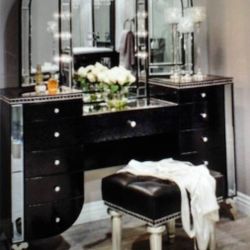 Makeup Vanity with Mirror
