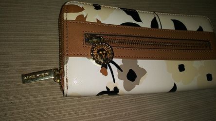 Ann Taylor Wallet