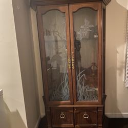 etched cabinet with lights and key lock 