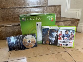 Xbox 360 bundle in box 8 games 1 controller