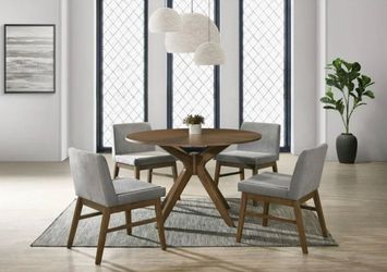 Round Dinning Room Table