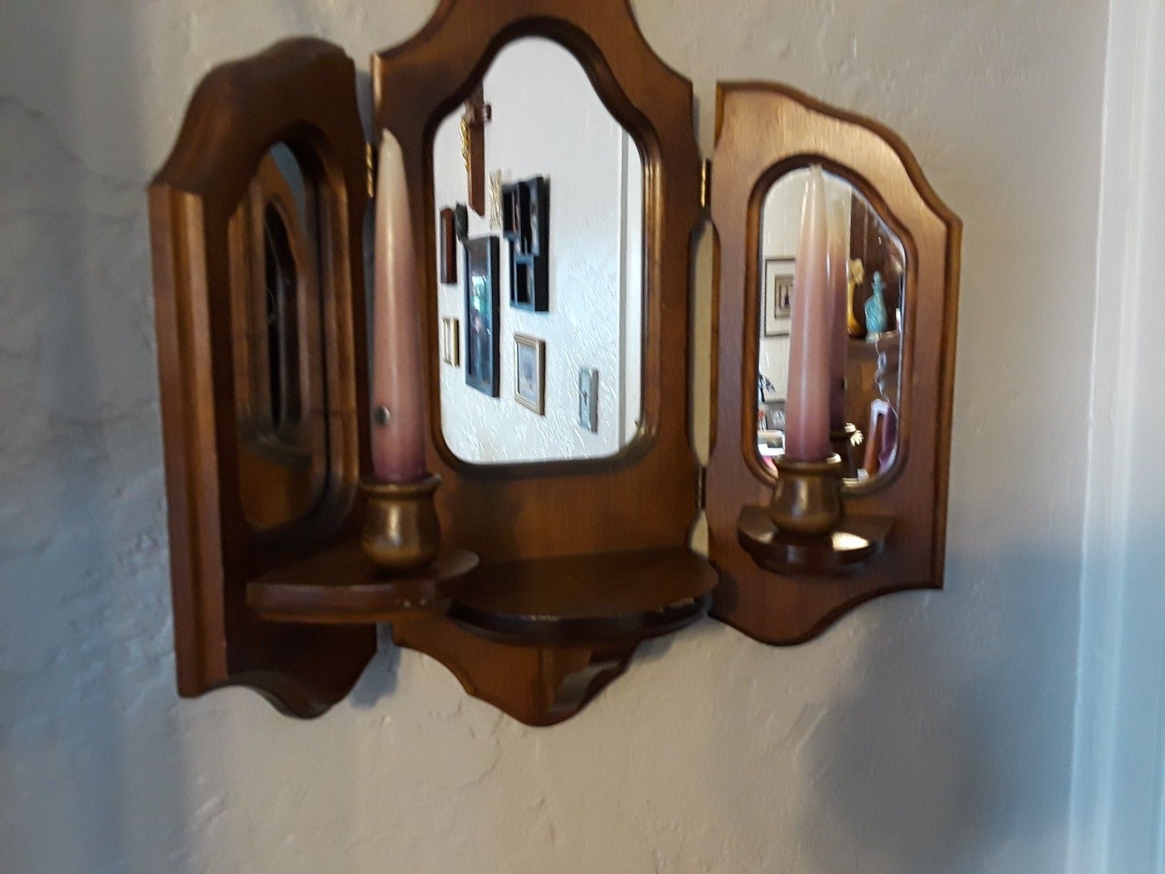 Wow mirror with two candles