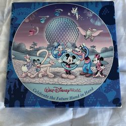 Disney Year 2000 Plate With Display Stand 