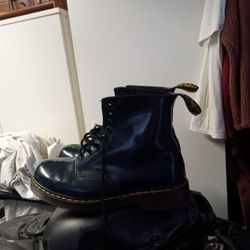 Dr Martin  Size 9