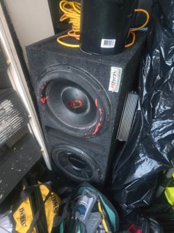 2 12" subwoofers and 700 watt amp