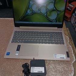 Lenovo Laptop 3GHZ 8 GB 250GBHD (825823-1)