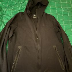 Size large Black Nike Pro Zip Up Jacket