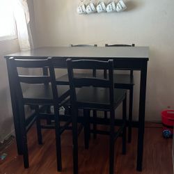 Dinning Table 