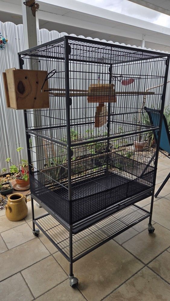 Jaula Negra #2 Para Aves En Buenas Condiciones 
