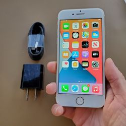 iPhone 7 - UNLOCKED - Like New  