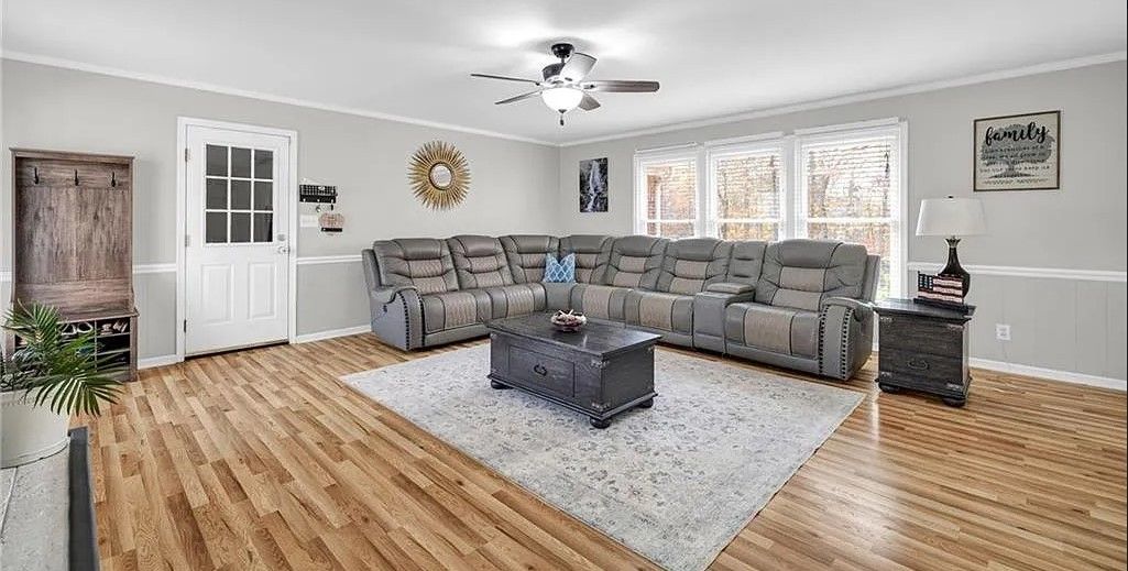 Leather 6 Pc Dual Power Reclining Sectional