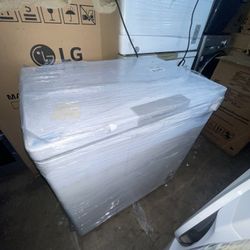 Midea 7.0 Cubic Ft Food Chest Freezer 