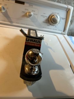 Trailer hook up with ball