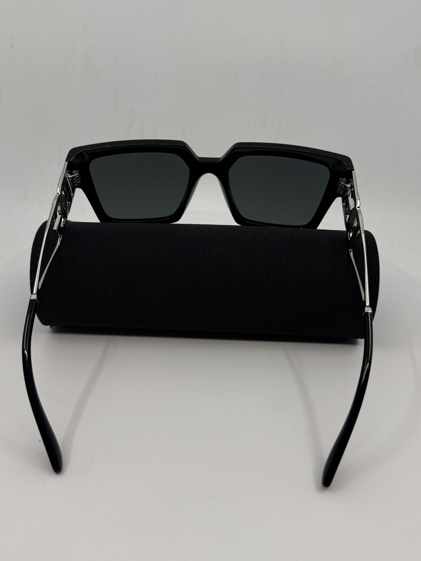Dolce & Gabbana Black Diva Square Oversized Frame Sunglasses 