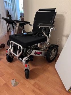 Electric wheelchair