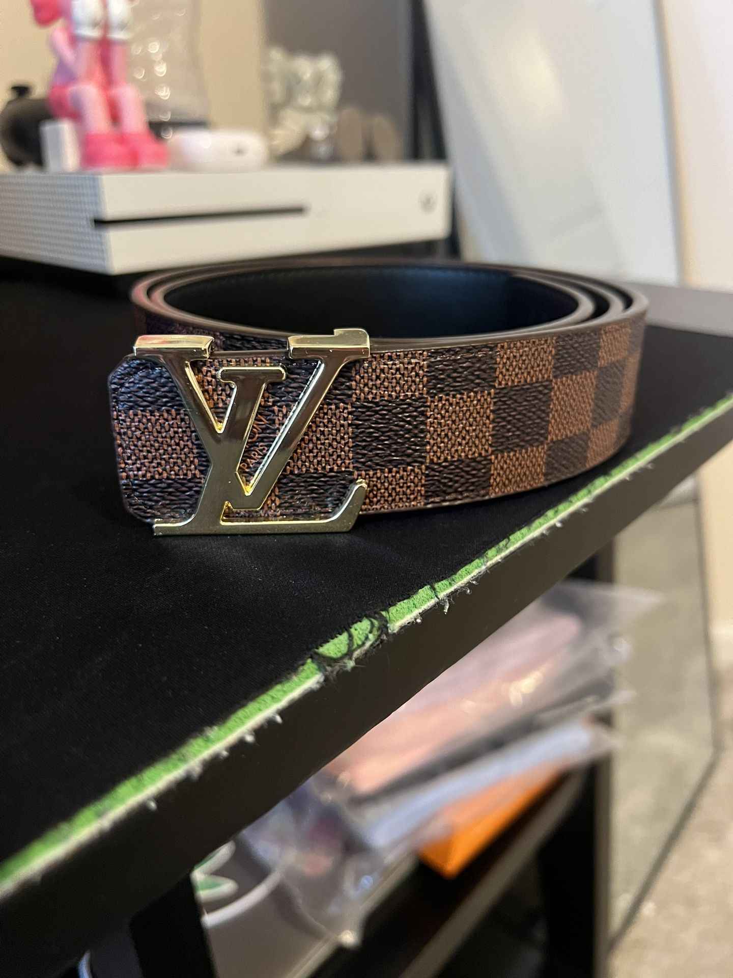 Brown Łv checkered belt