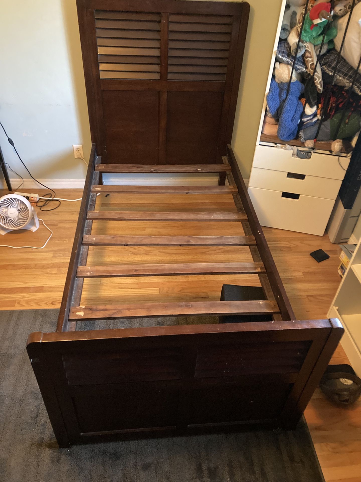 Twin Bedroom Set