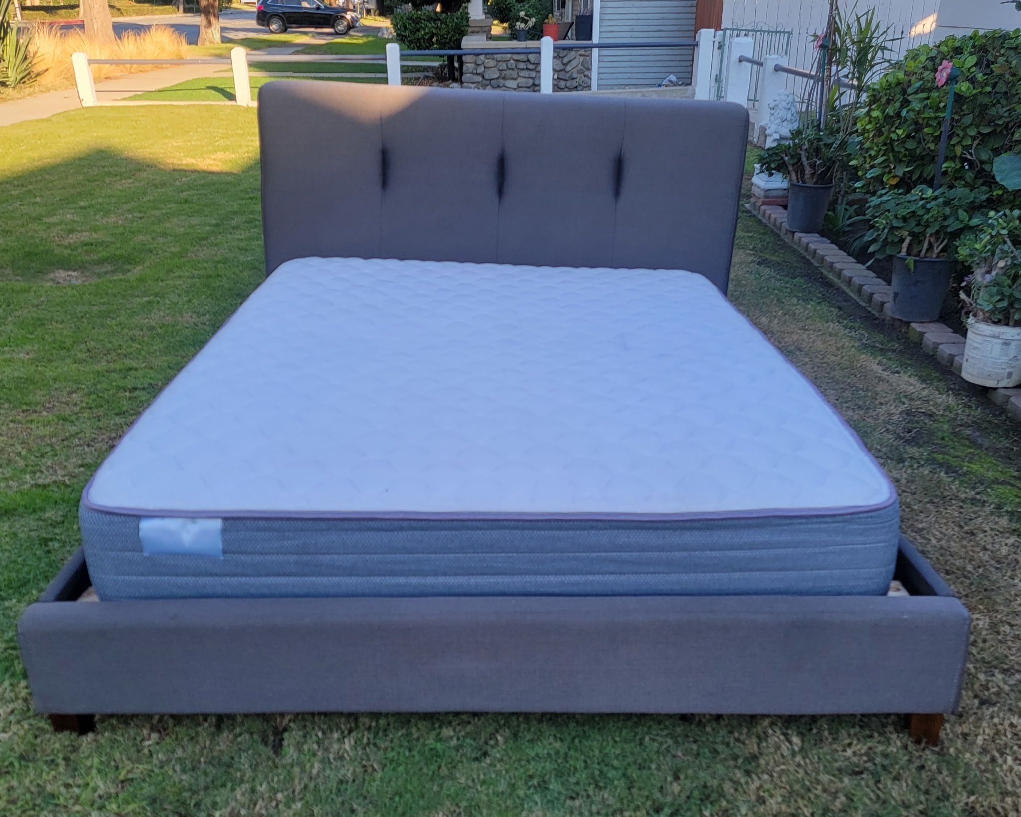 Queen Bed With Nice Matress