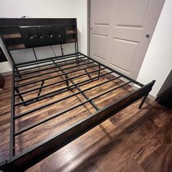 Queen Bed With Storage Head Board 