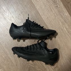 Nike Mercurial Vapor 11 Academy Pack Size 9