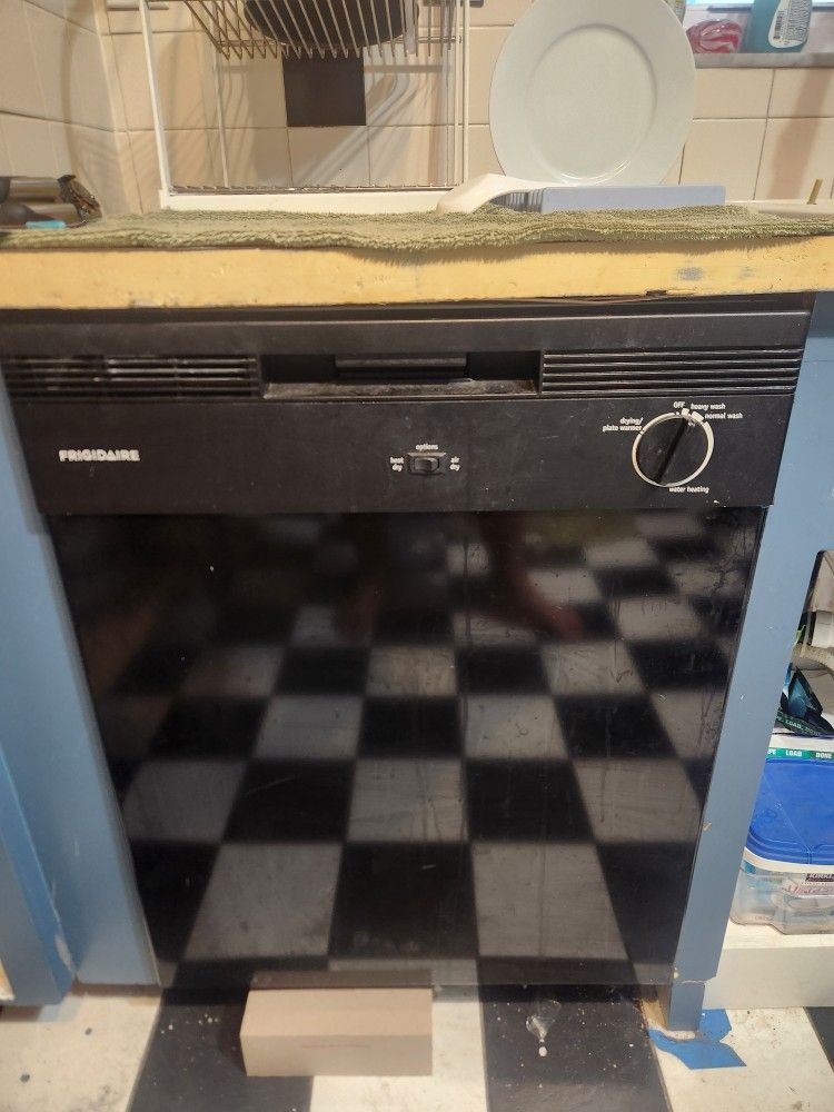 Frigidaire Dishwasher FBD2400KB9B