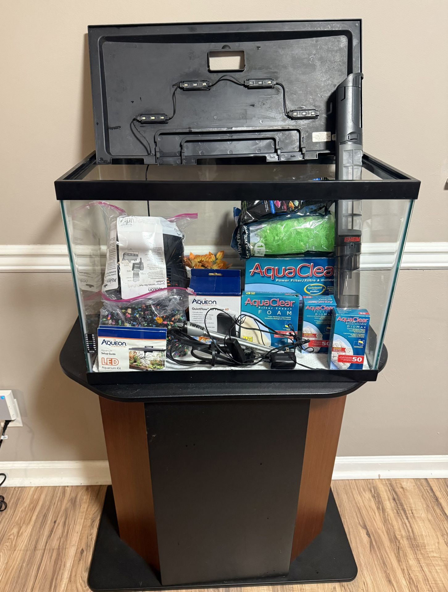 20 Gallon Aquarium with Stand and Accessories