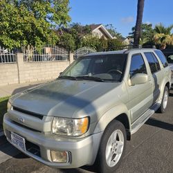 2000 Infiniti QX4