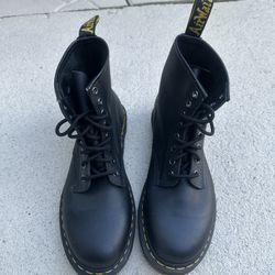 Dr Martens Size 10 Men’s New Boots