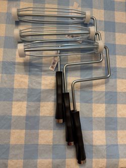 3 pack paint roller handles.