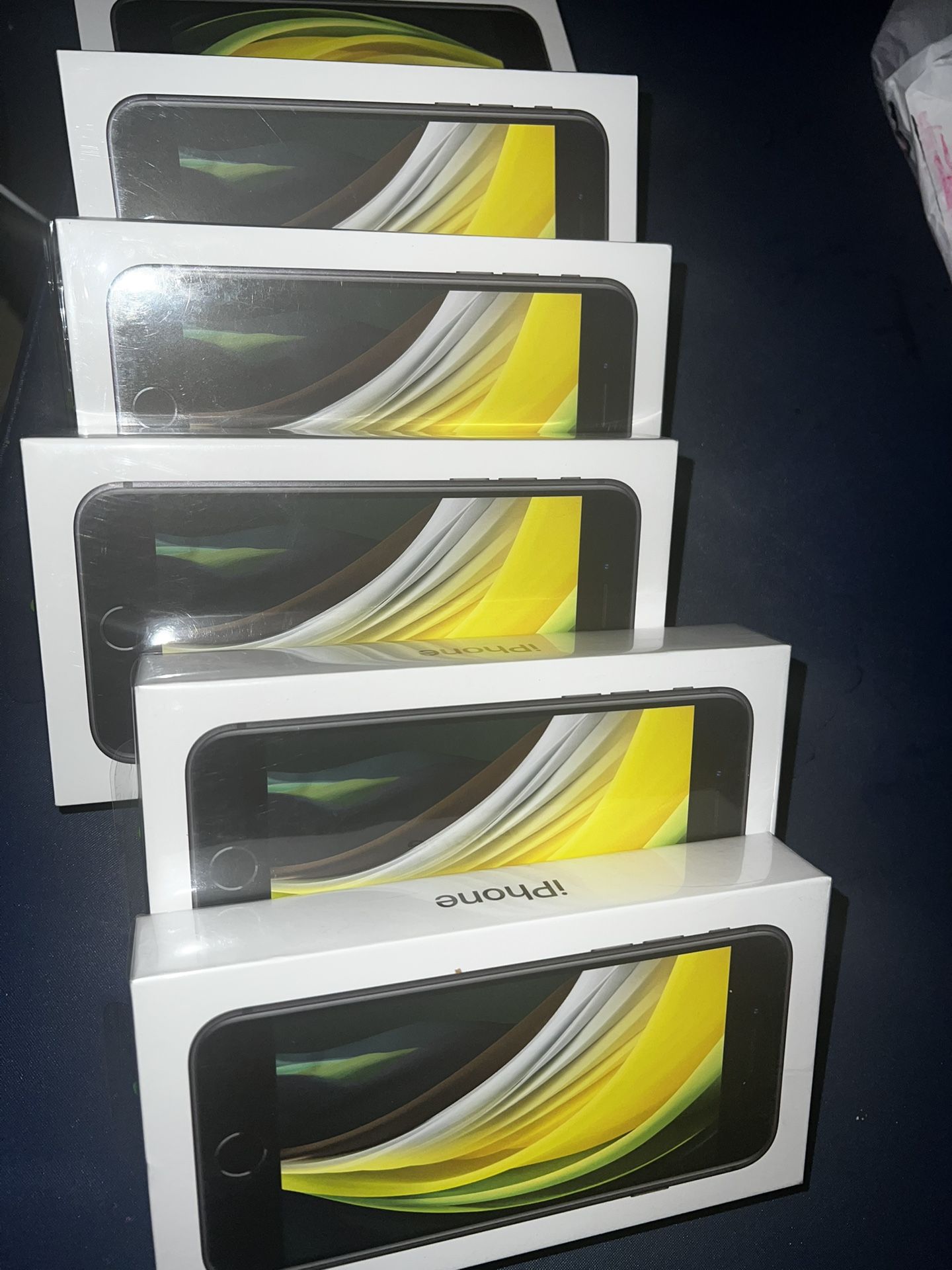 iPhone 8 SE Brand New