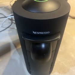 Nespresso Vertuo Expresso Coffee Machine