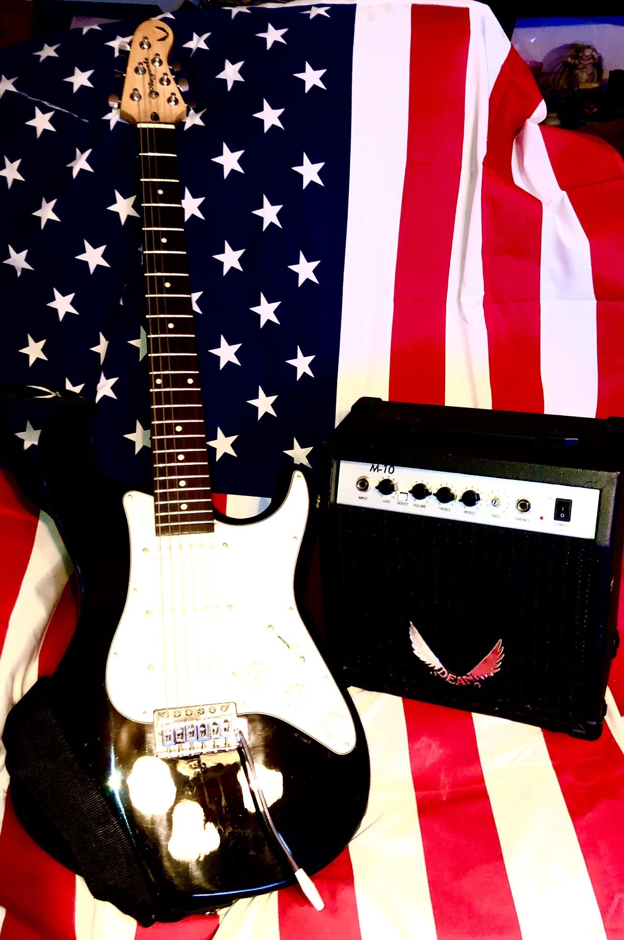 Dean’s Guitar PlayMate With Dean Guitar Amp And Carrying Case