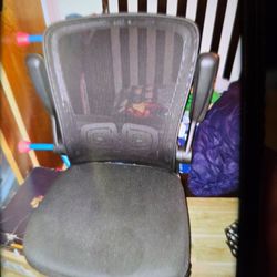 CHAIR WITH LUMBAR SUPPORT