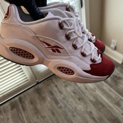 Reebok Red Toe Low