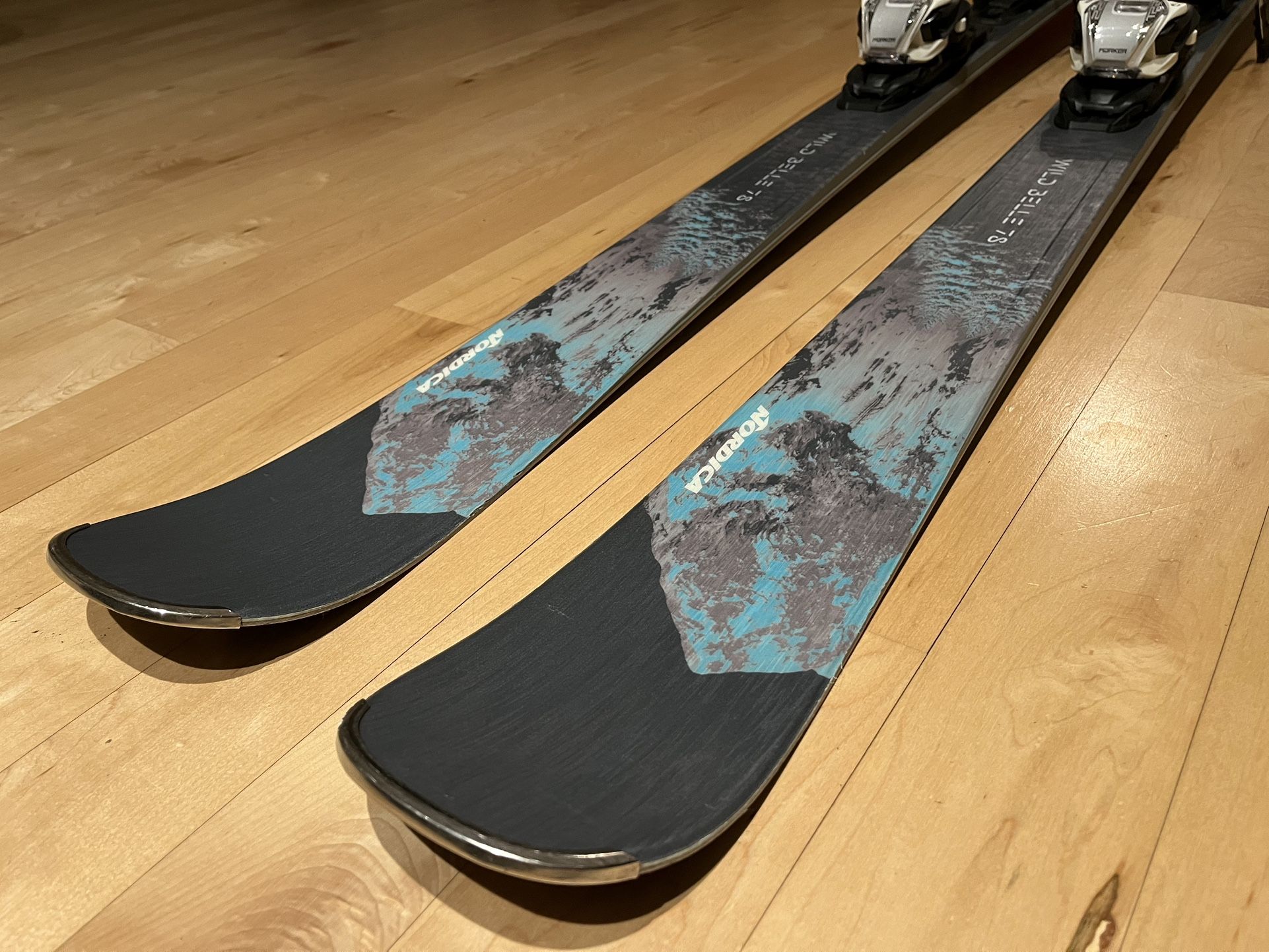 Nordica Women Skis With Bindings - 162cm
