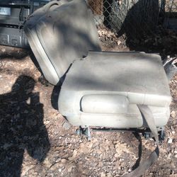 2004 Tahoe Seats In Really Good Condition For Free