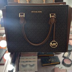 Cartera MK Seminueva Muy Buenas Condiciones