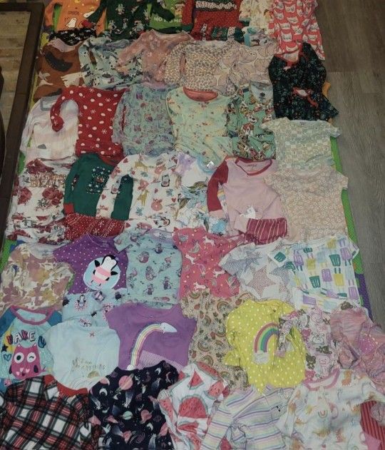 Huge Lot of Girls 2T Pajamas 