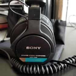 Sony MDR7506 Professional Studio Headphones