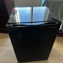 Insignia Mini Fridge 