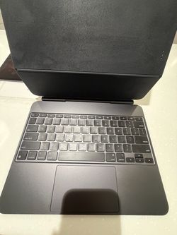 iPad Pro M4 wit cellular / with Magic Keyboard