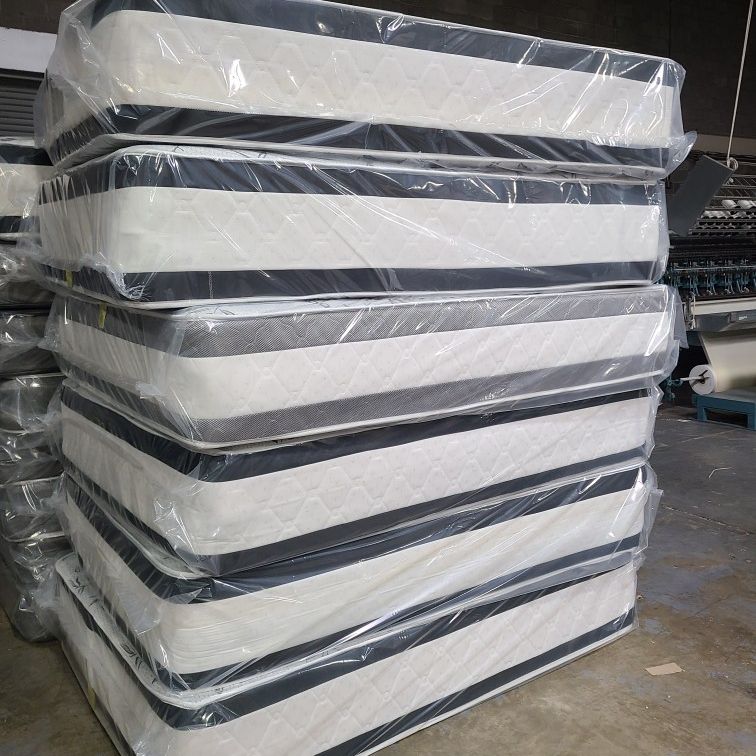 Special15 Inches Thick Full Size Jumbo Mattress With Free Boxspring 