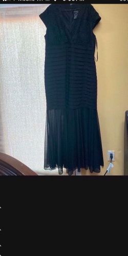 Women plus size black gown size 22w