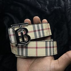 Burberry belt 40-42
