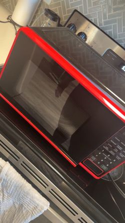 Mainstays Red and Black Microwave Oven