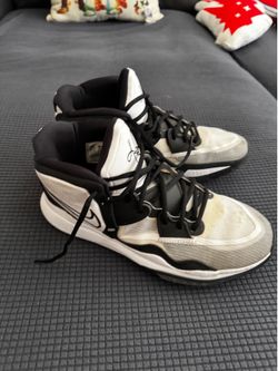 Nike Kyrie Infinity — Black & White — Size 10.5M
