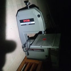 Ryobi 9" Band saw BS900