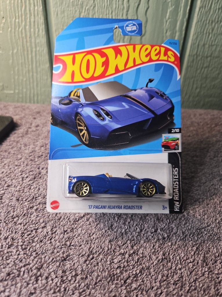 Hot Wheels '17 Pagani Huayra Roadster #13 Die Cast Car