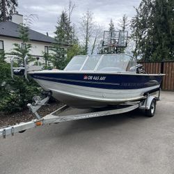 Smokercraft 17ft Aluminum Fishing Boat
